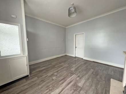 Oldham Road, Royton, Image 2