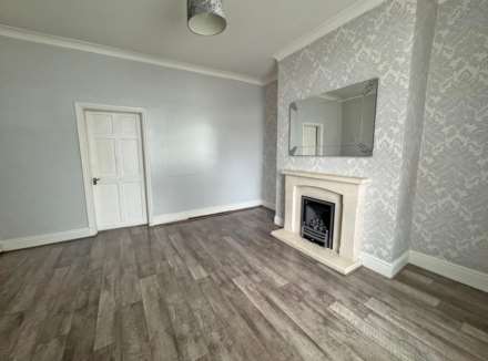 Oldham Road, Royton, Image 5