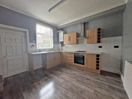 Oldham Road, Royton, Image 6