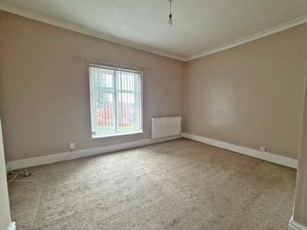 Oldham Road, Royton, Image 8