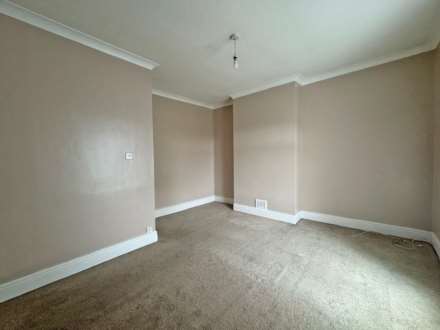 Oldham Road, Royton, Image 9