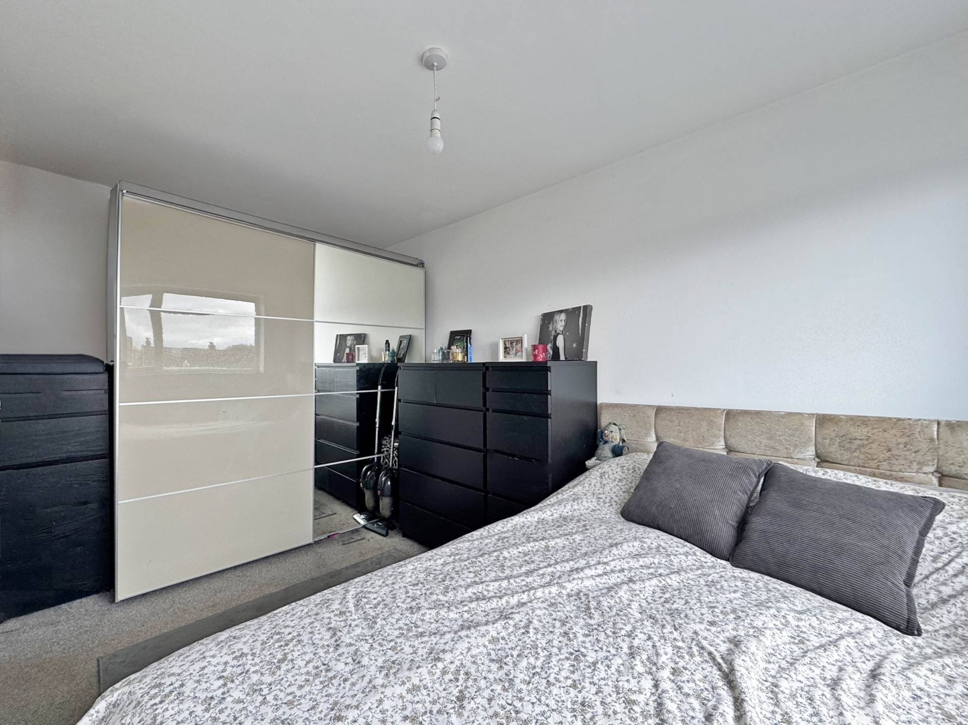 Camberwell Way, Royton, Oldham, Image 9