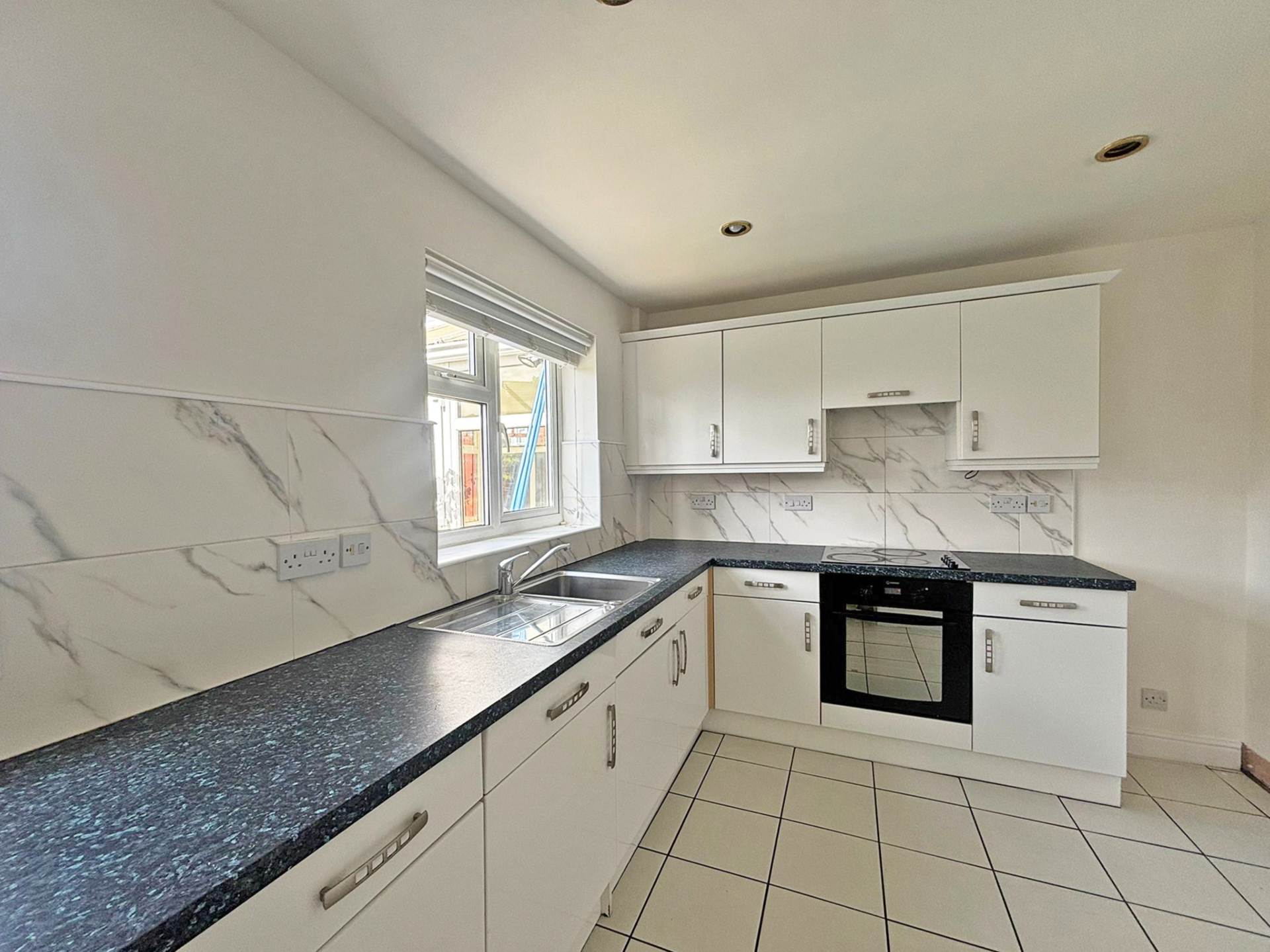 Albion Gardens Close, Royton, Oldham, Image 6