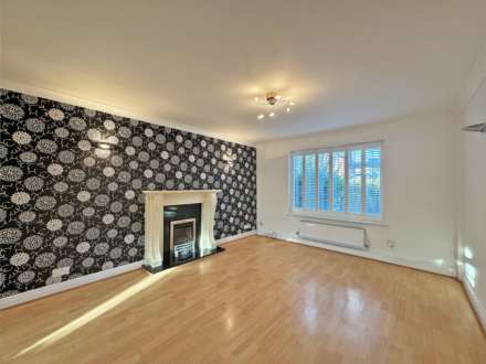 Albion Gardens Close, Royton, Oldham, Image 2