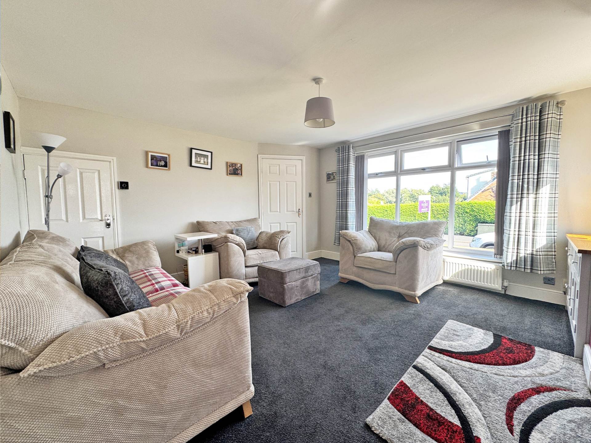 Coverdale Avenue, Royton, Image 3