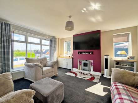 Coverdale Avenue, Royton, Image 2