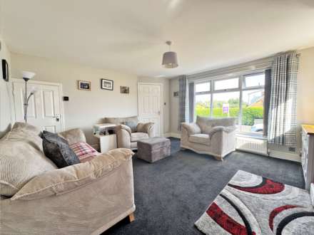 Coverdale Avenue, Royton, Image 3