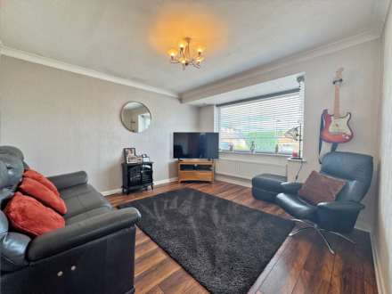 Clevelands Close, High Crompton, Shaw, Image 3