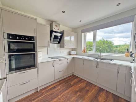 Clevelands Close, High Crompton, Shaw, Image 4