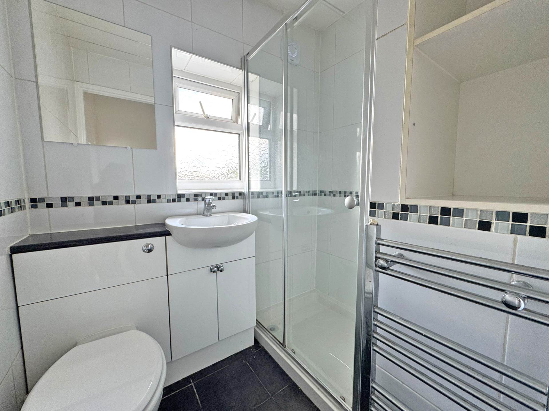 Milnrow Road, Shaw, Image 11