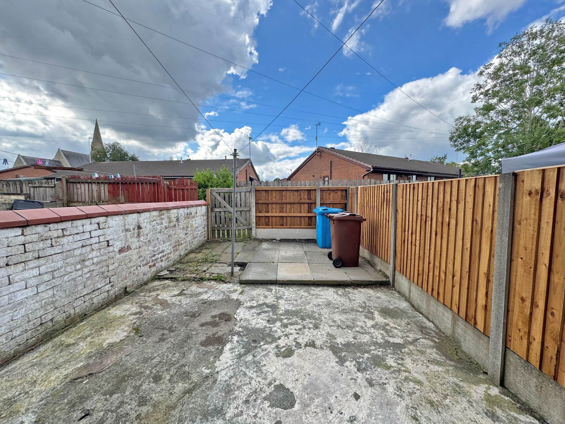 Milnrow Road, Shaw, Image 12