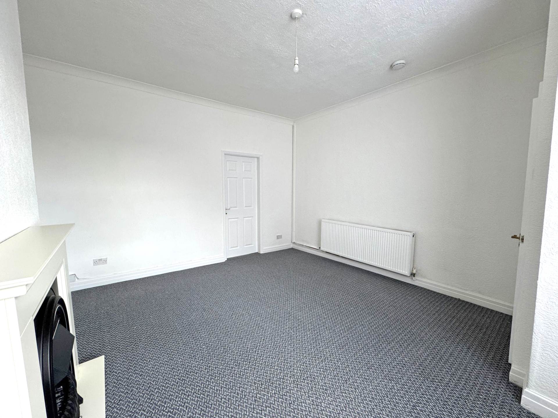 Milnrow Road, Shaw, Image 3