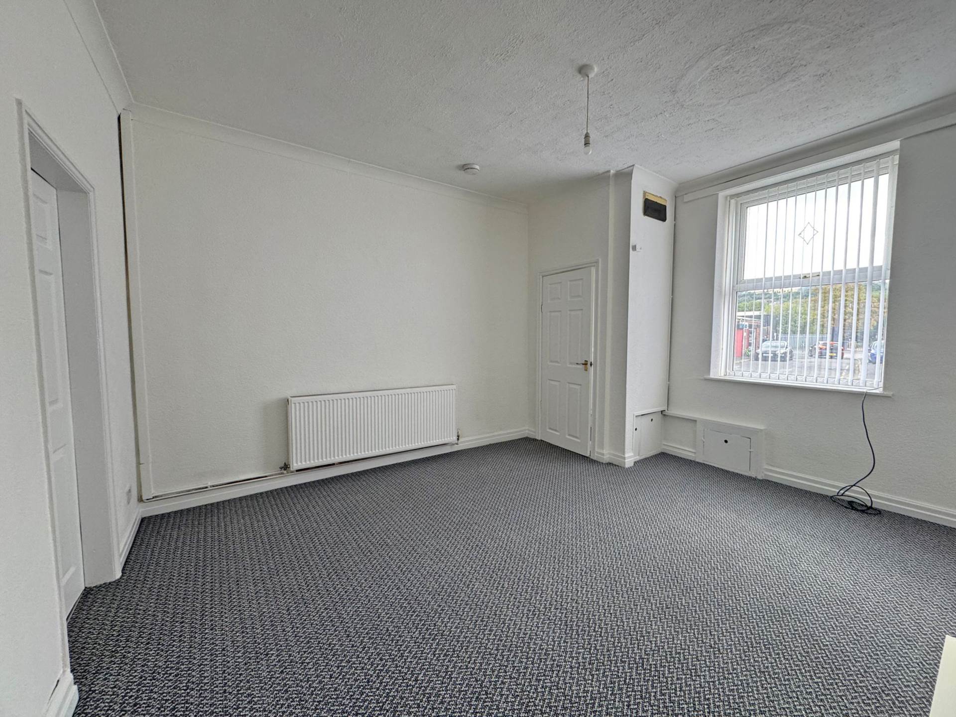Milnrow Road, Shaw, Image 4