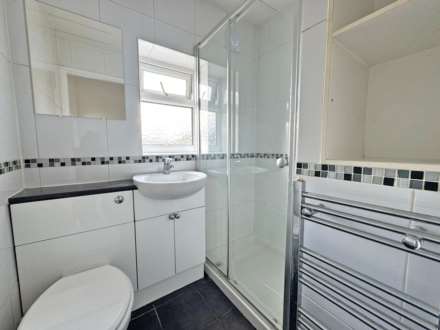 Milnrow Road, Shaw, Image 11