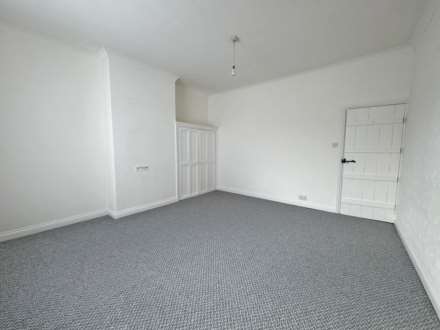 Milnrow Road, Shaw, Image 8