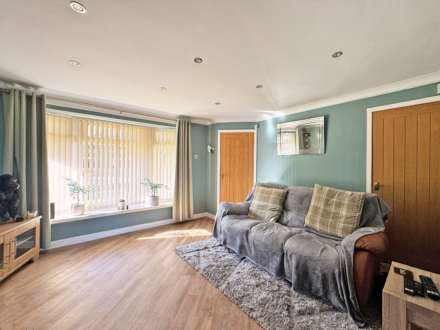 Bransdale Avenue, Royton, Image 3