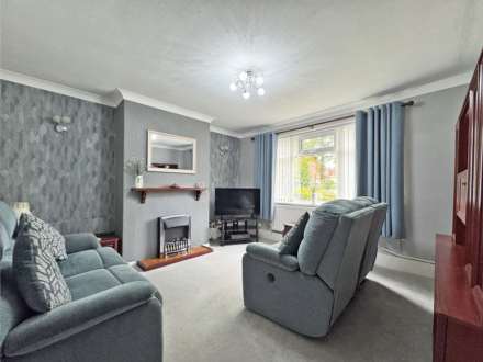 Derwent Drive, Shaw, Image 3