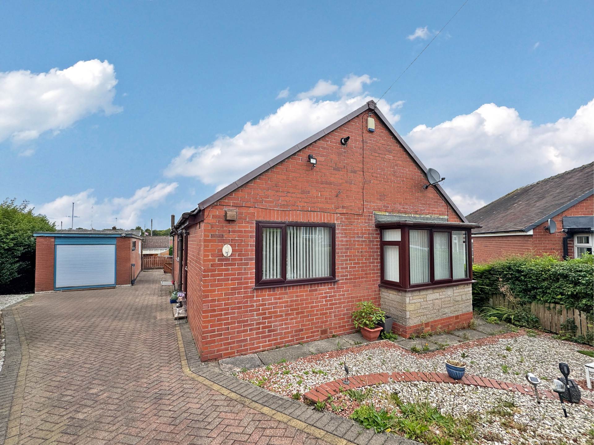 Clevelands Close, High Crompton, Image 1
