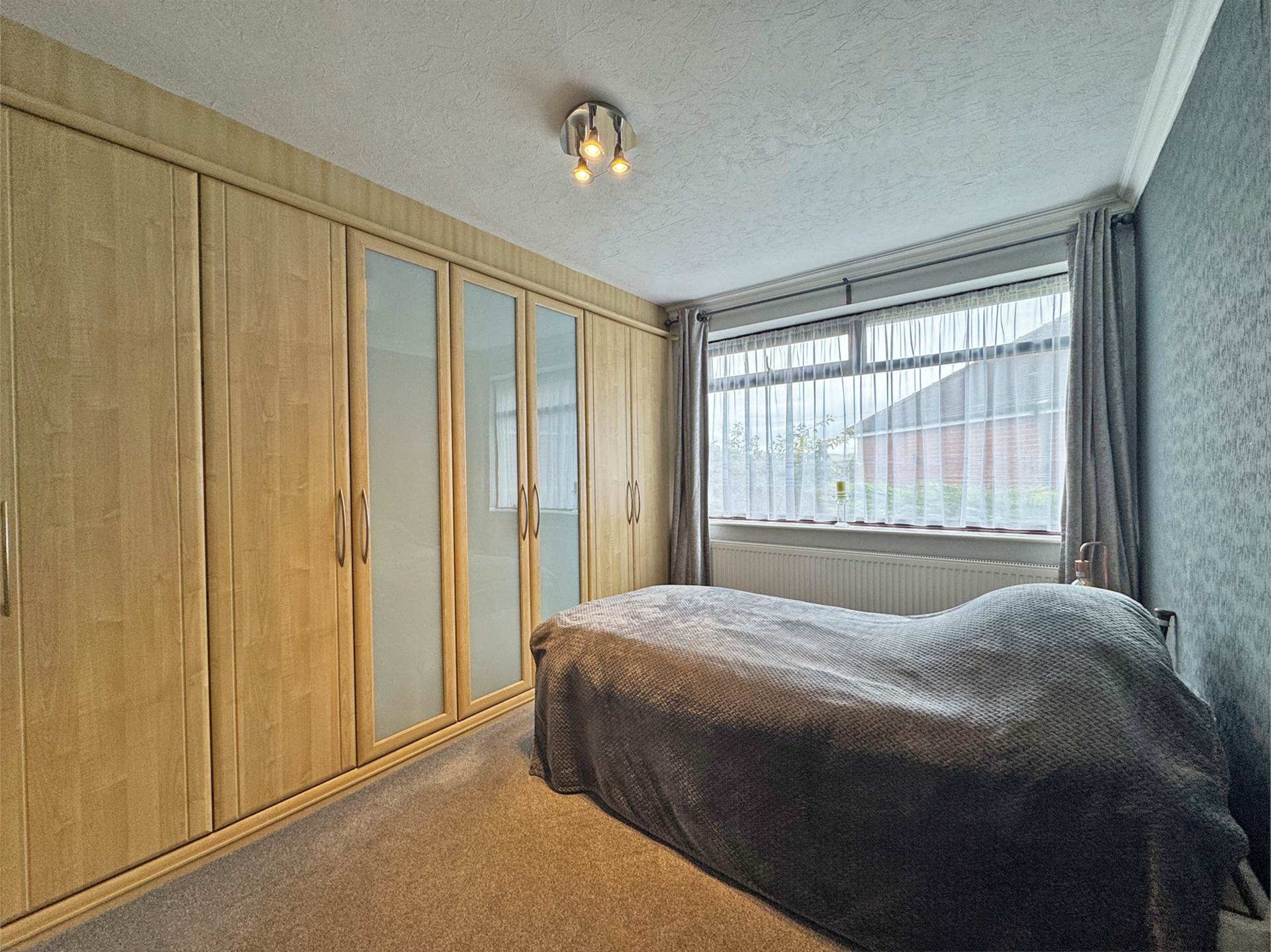 Clevelands Close, High Crompton, Image 8