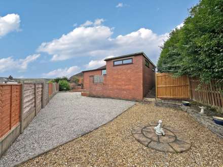 Clevelands Close, High Crompton, Image 16