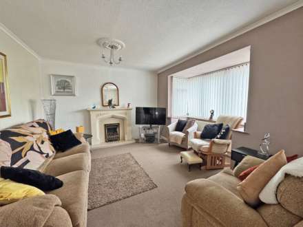 Clevelands Close, High Crompton, Image 2