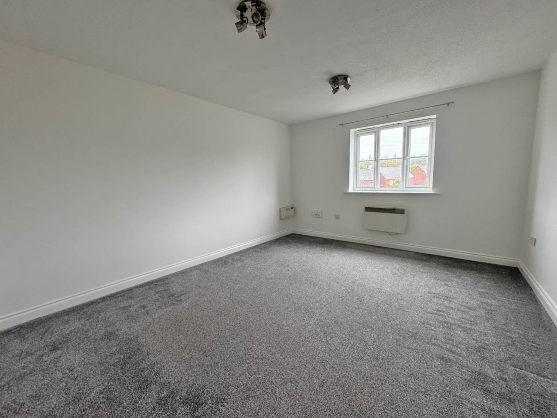 Rosebay Close, Royton, Image 4