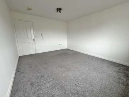 Rosebay Close, Royton, Image 5