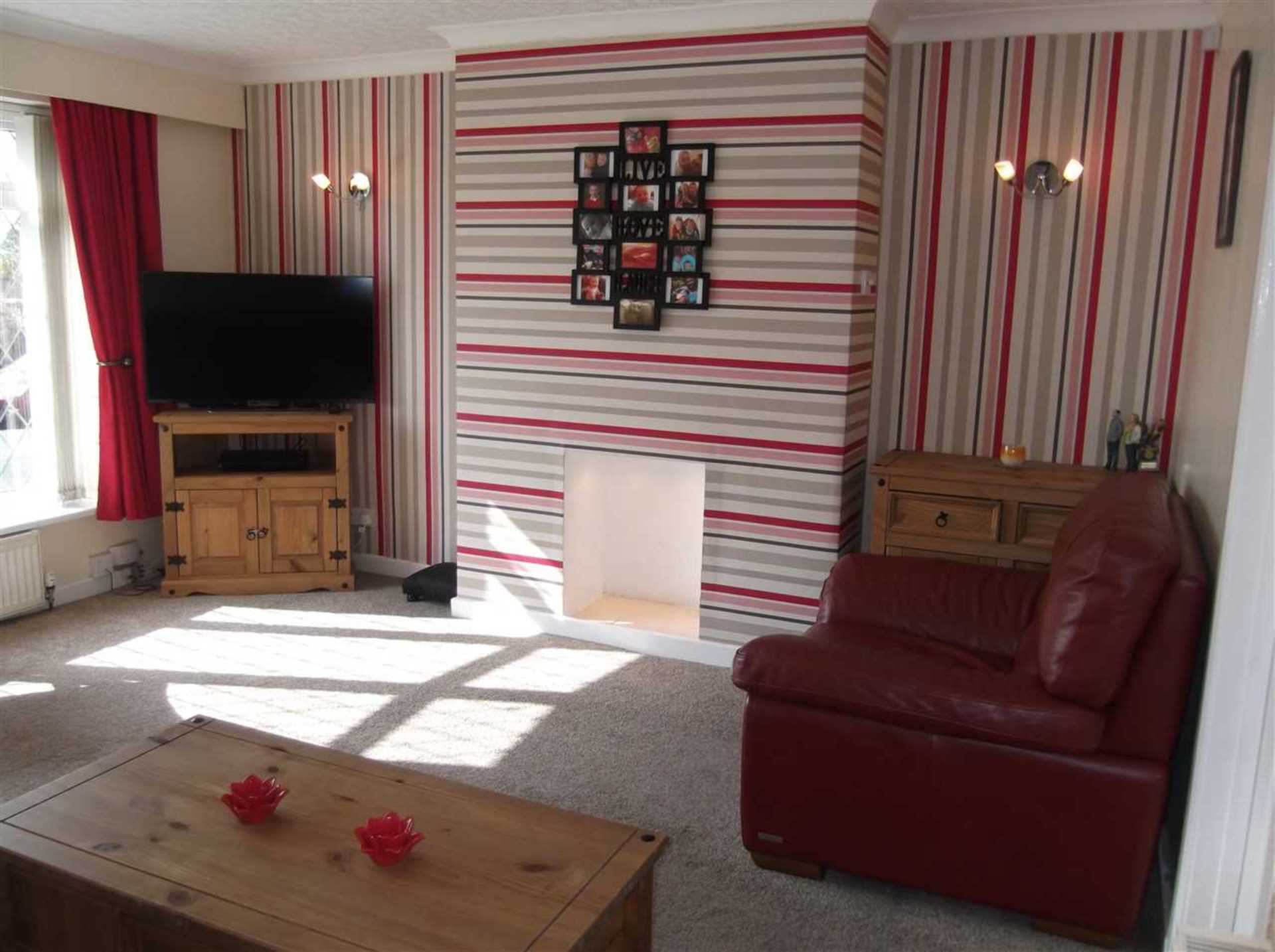 Lea View, Royton, Image 2