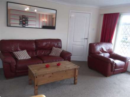 Lea View, Royton, Image 3