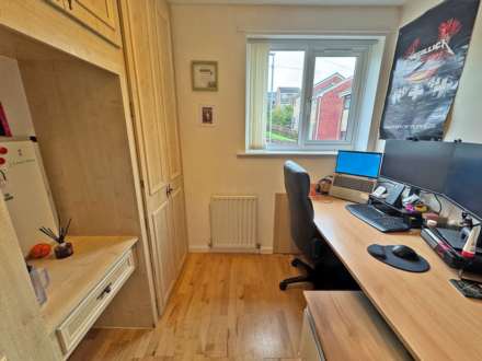 Lindsay Close, Moorside, Oldham, Image 18