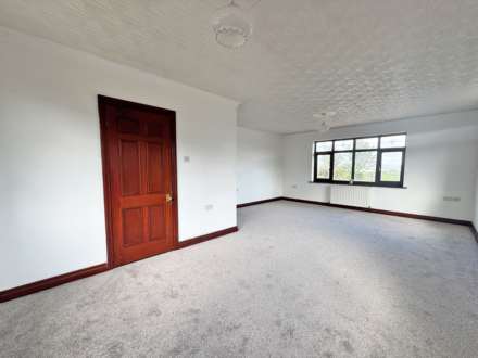 Thornham Road, Royton, Image 3