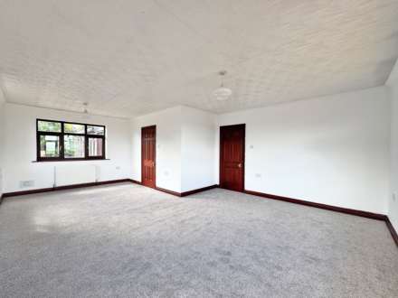 Thornham Road, Royton, Image 4