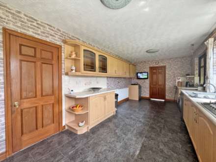 Thornham Road, Royton, Image 6