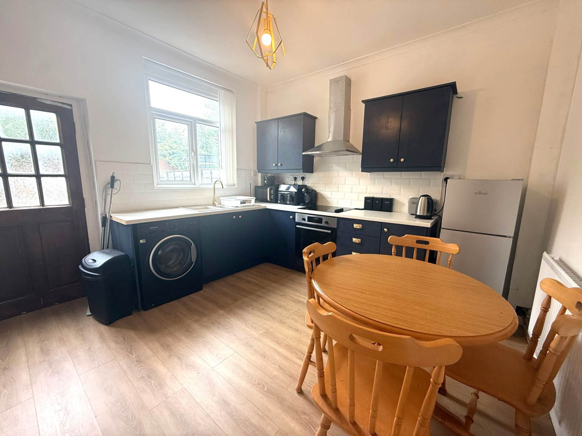 Shaw Road, Royton, Image 4
