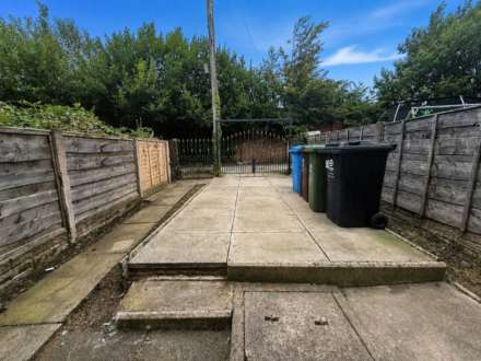 Shaw Road, Royton, Image 12