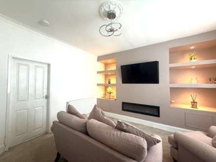 Shaw Road, Royton, Image 2