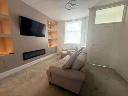 Shaw Road, Royton, Image 3