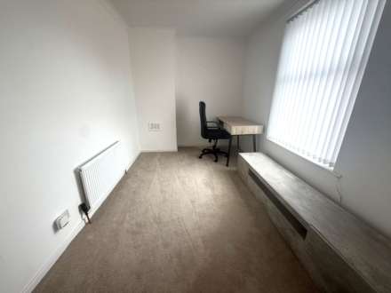 Shaw Road, Royton, Image 9