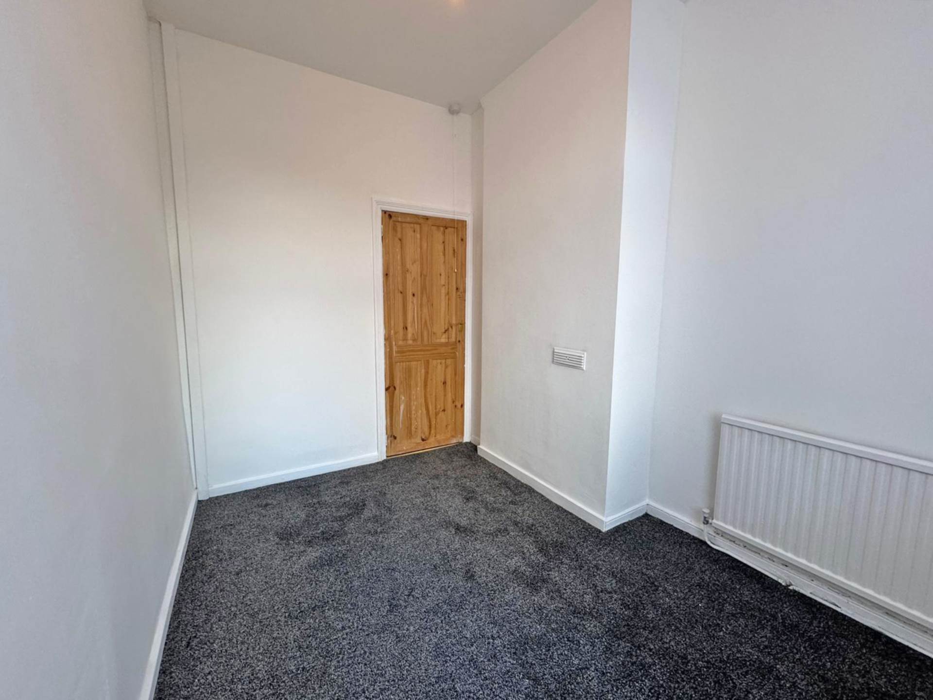 Queen Street, Shaw, Image 13