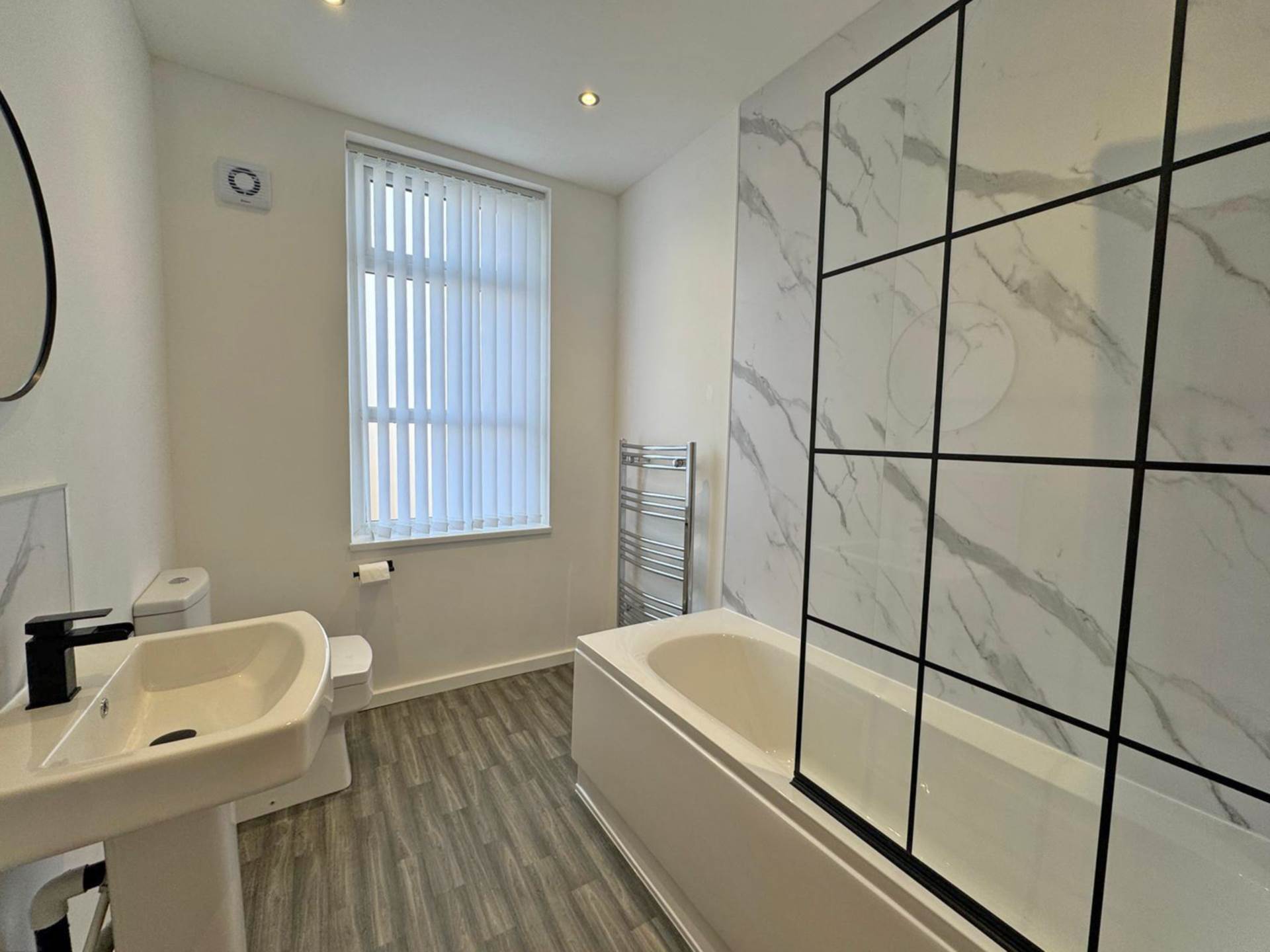 Queen Street, Shaw, Image 14