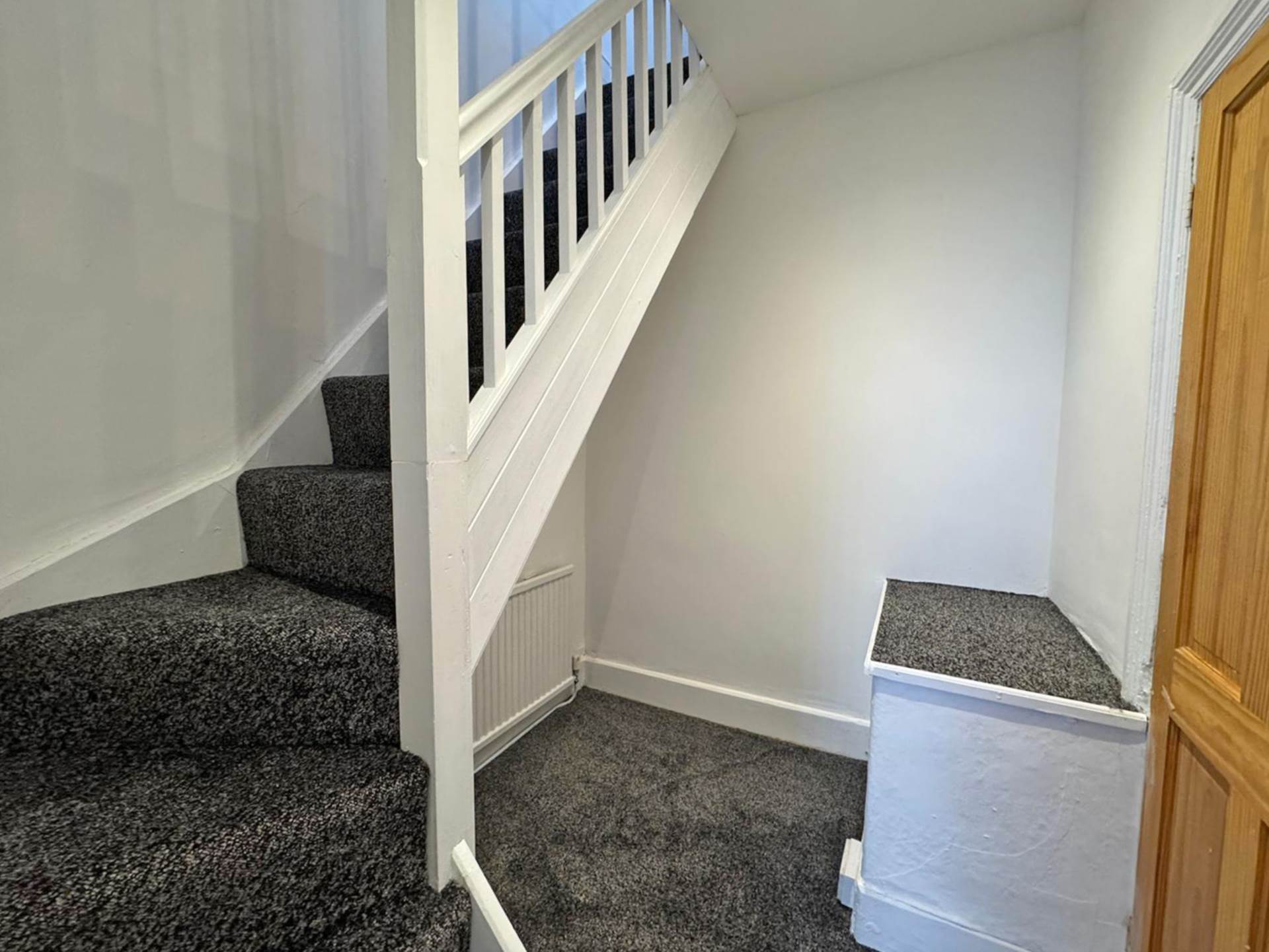 Queen Street, Shaw, Image 16