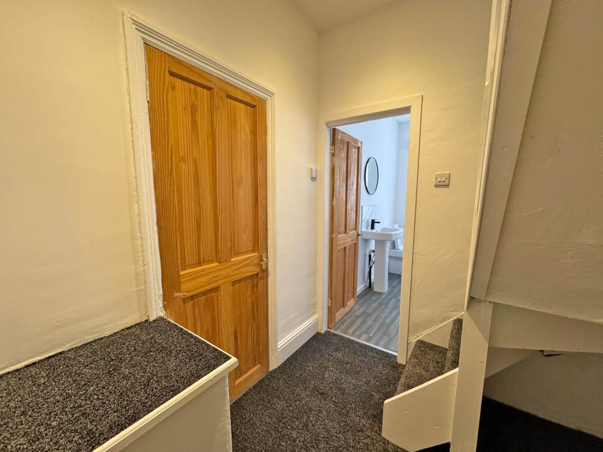 Queen Street, Shaw, Image 17