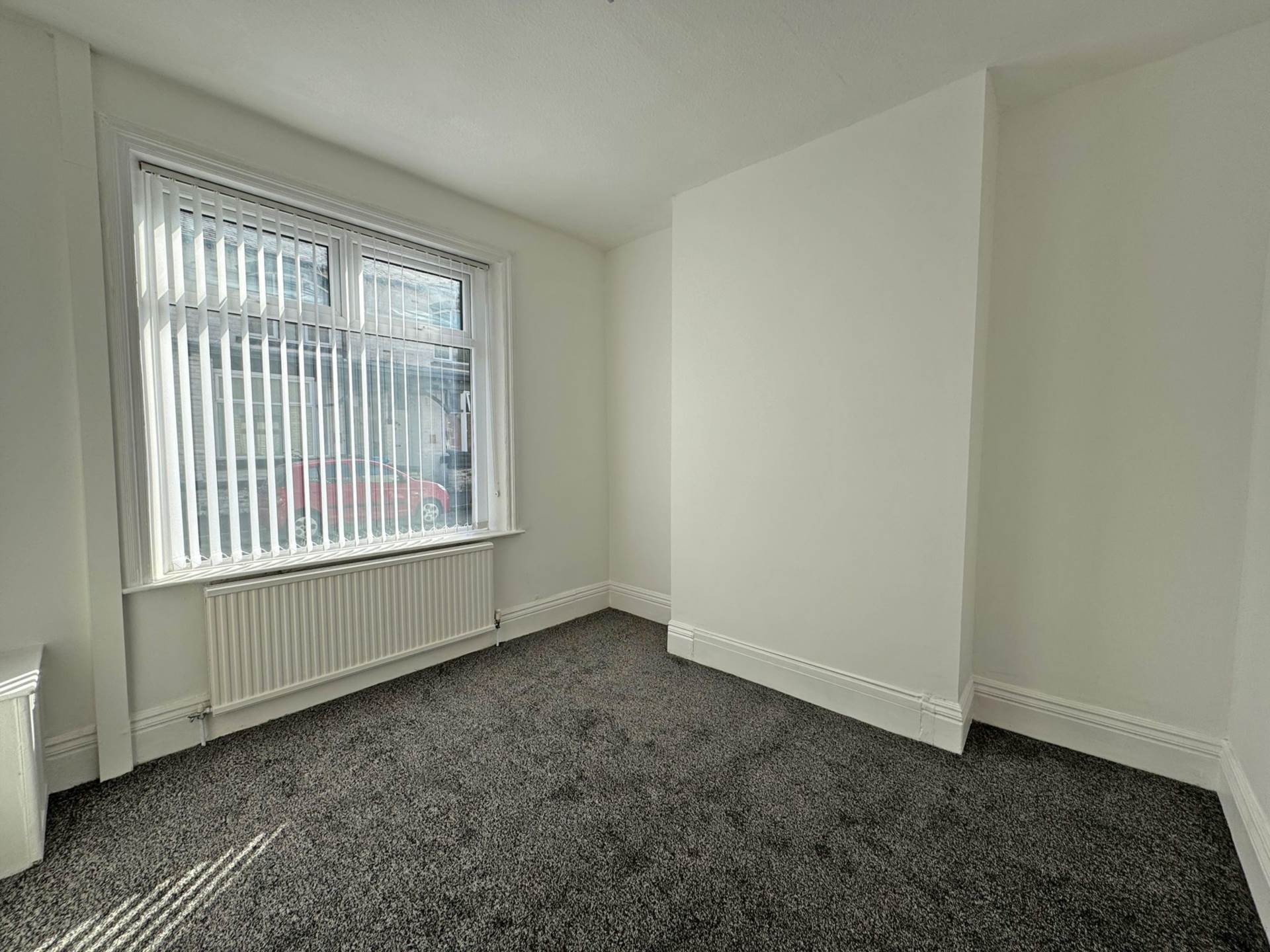 Queen Street, Shaw, Image 2