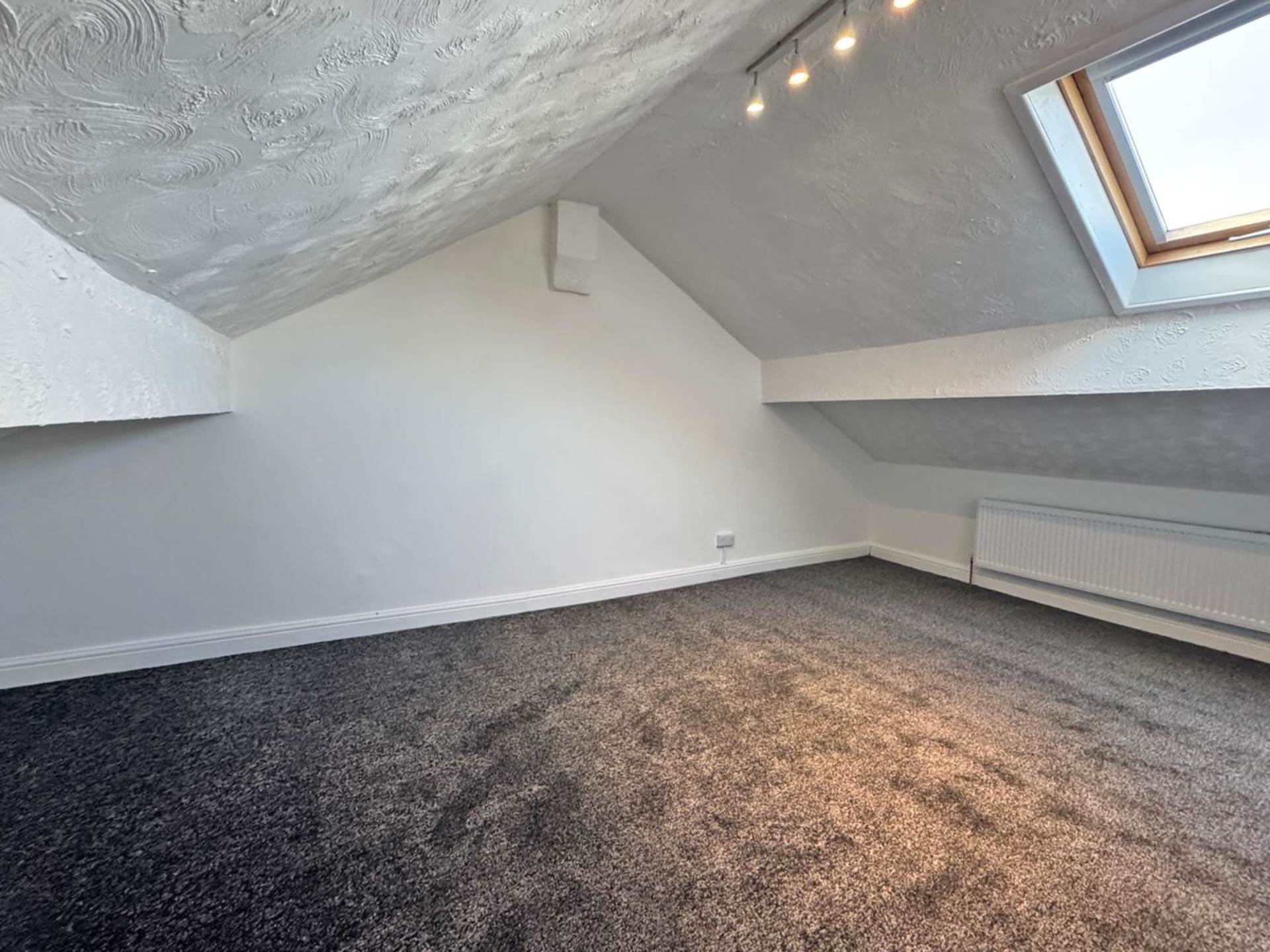 Queen Street, Shaw, Image 20