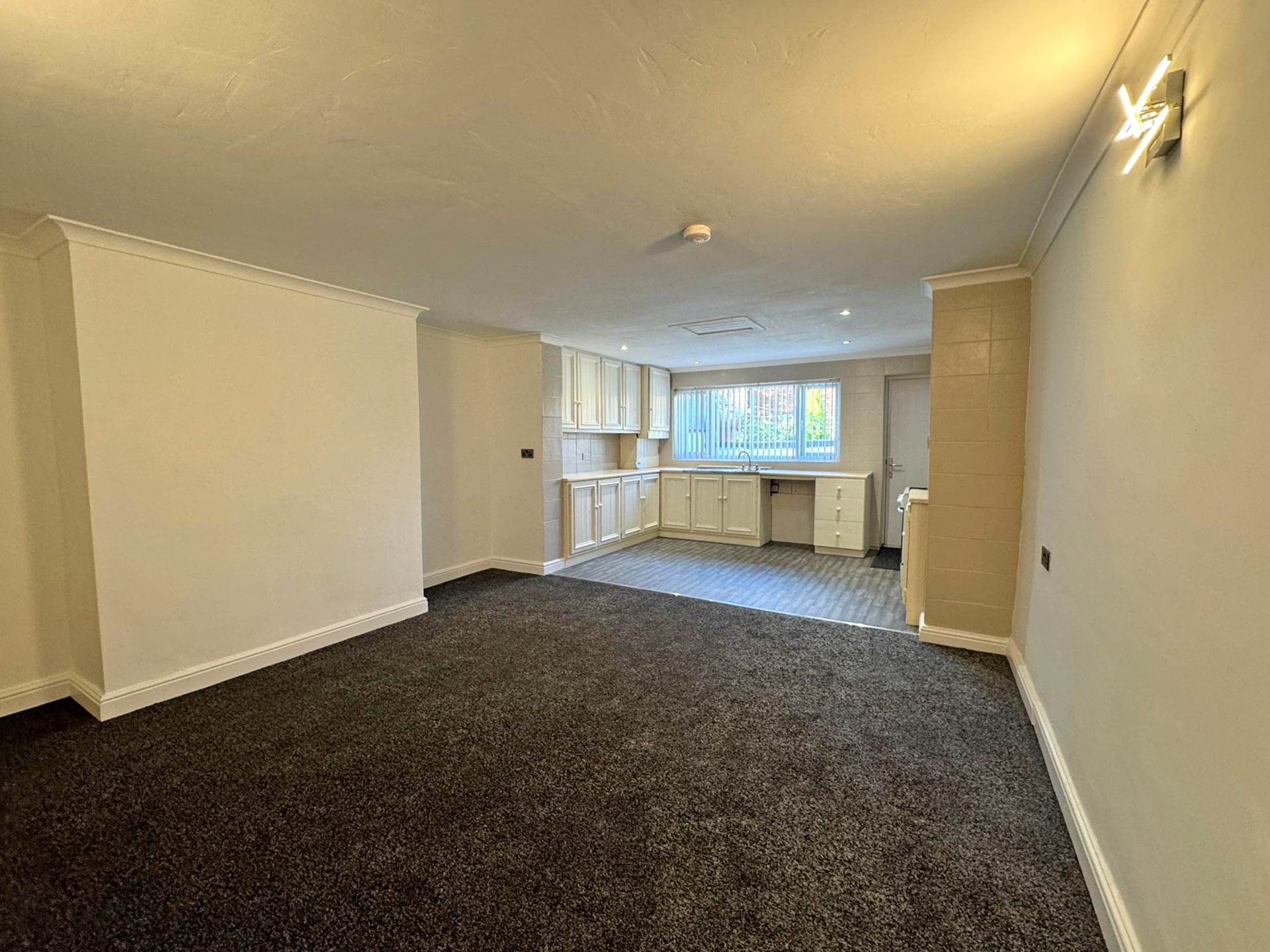 Queen Street, Shaw, Image 6