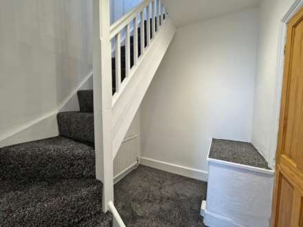 Queen Street, Shaw, Image 16