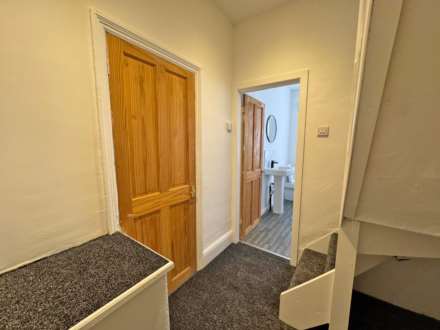 Queen Street, Shaw, Image 17