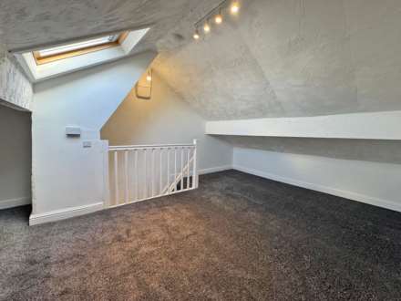 Queen Street, Shaw, Image 19