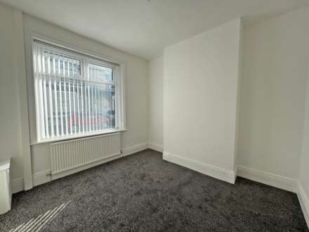 Queen Street, Shaw, Image 2