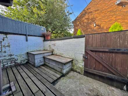 Queen Street, Shaw, Image 21